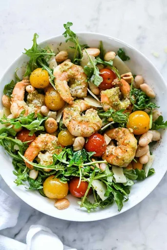 Receta de ensalada de gambas al pesto y rúcula