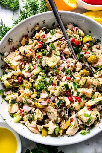 Ensalada de atún mediterránea