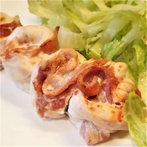 Brochetas de pollo y bacón