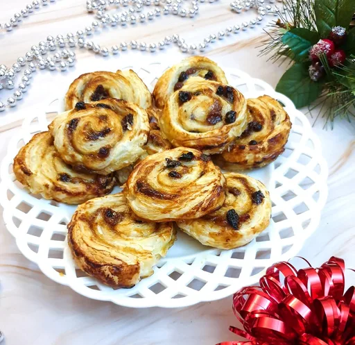Christmas mince pinwheels