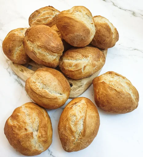 Crusty German bread rolls (brotchen)