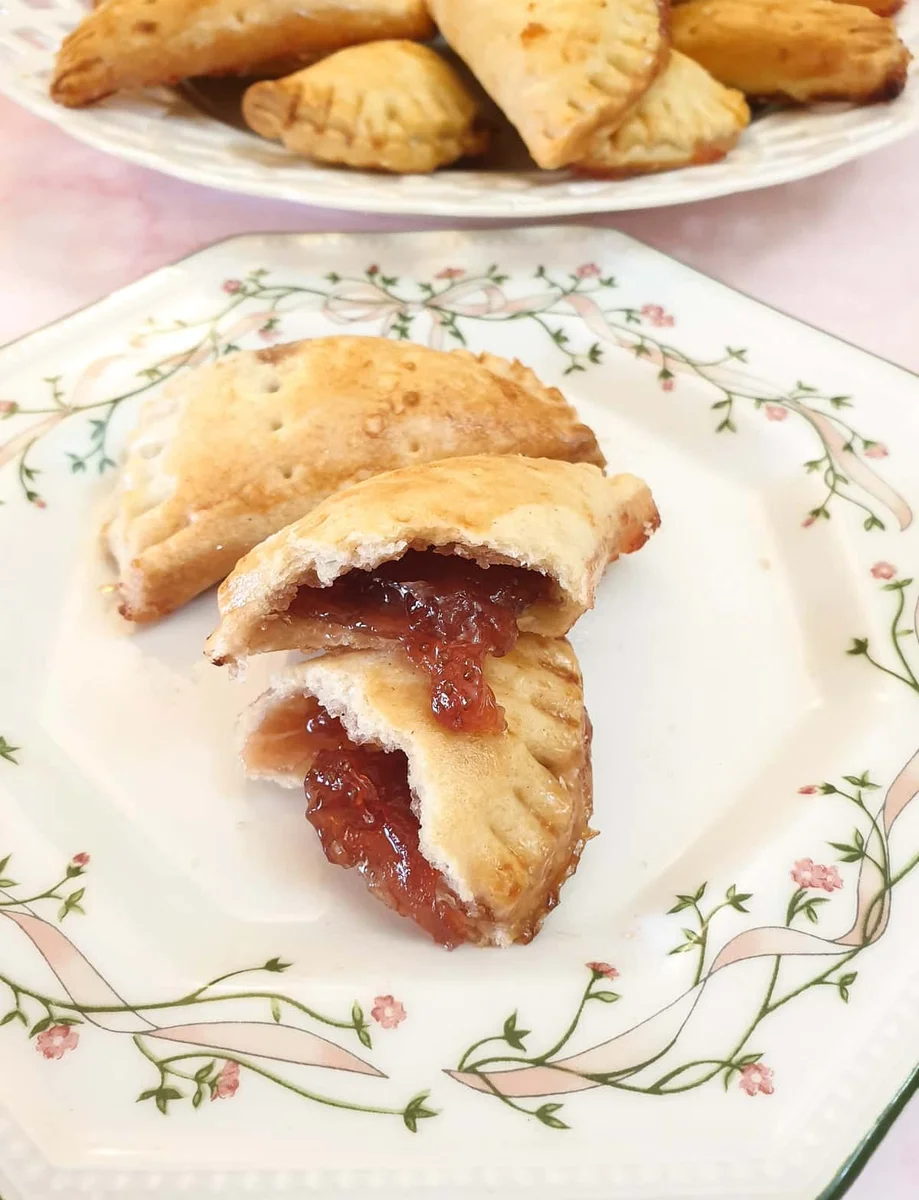 Jam turnovers