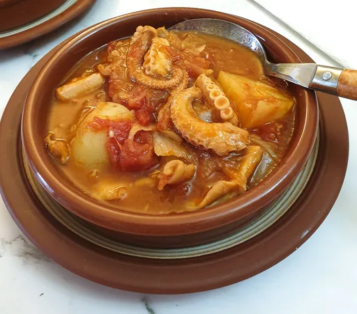 Guiso de pulpo a la española
