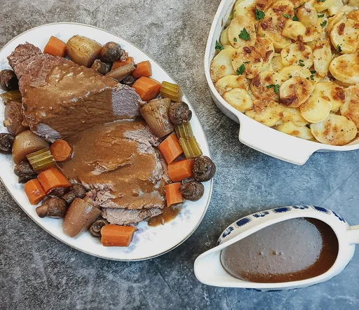 Pieza de boeuf bourguignon en cocota lenta