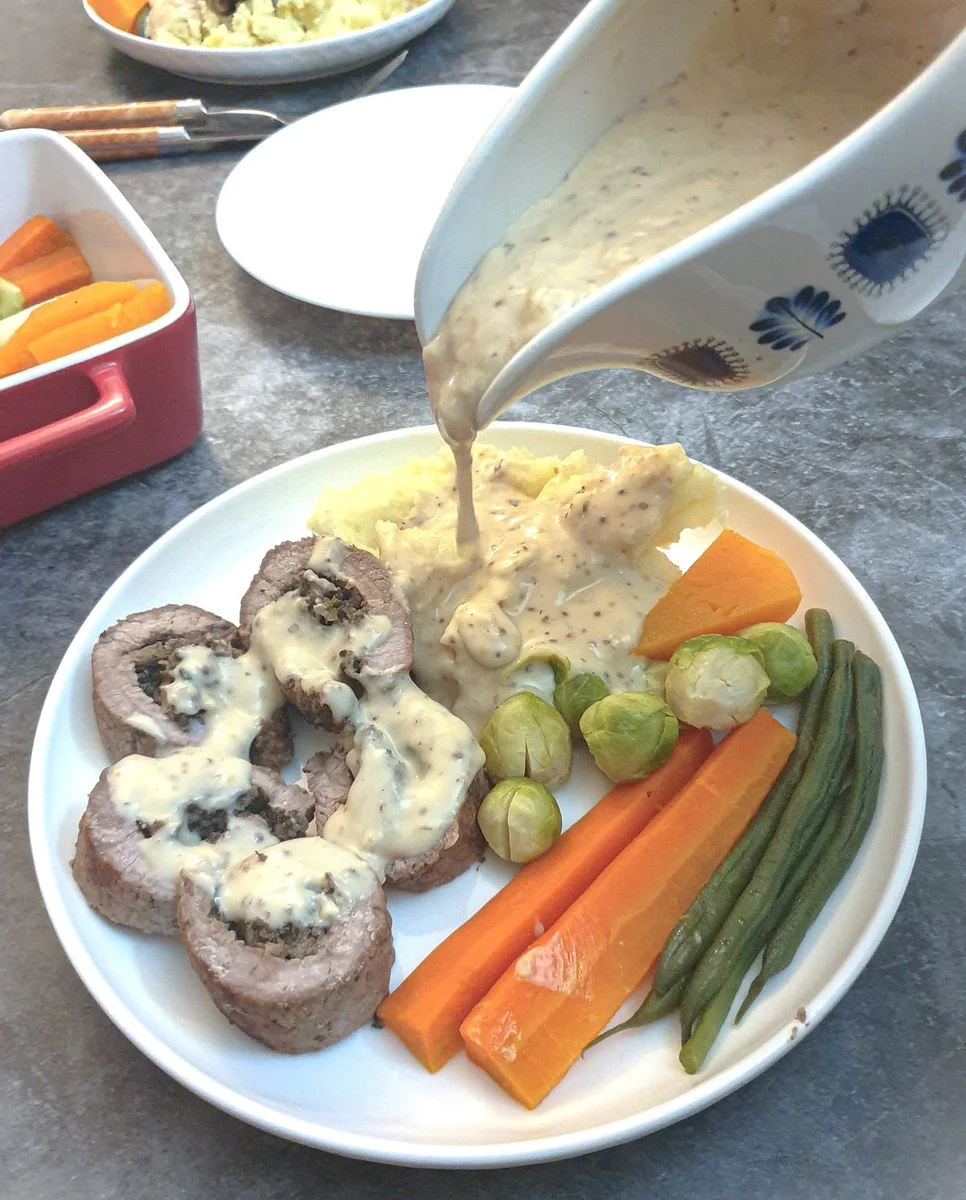 Steak roulade with mushrooms