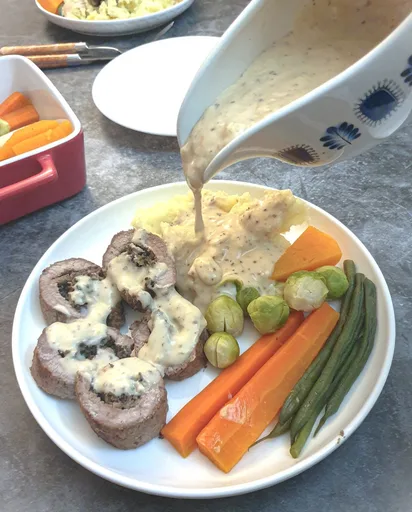 Steak roulade with mushrooms