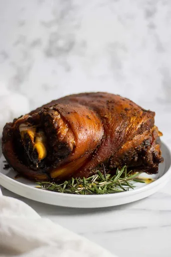 Pernil puertorriqueño