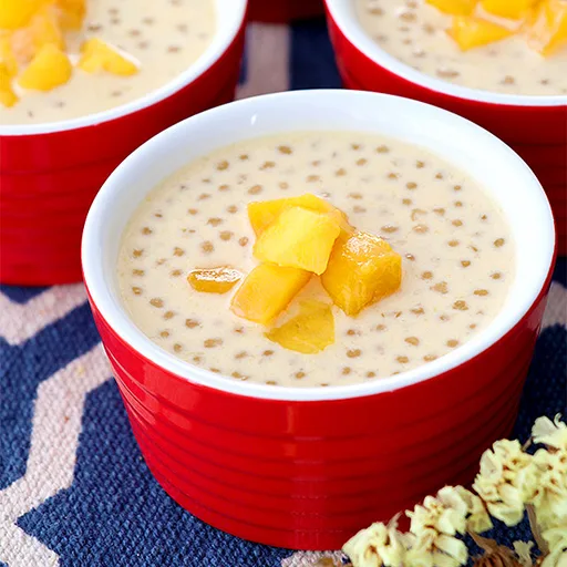 Sago de mango con leche de coco