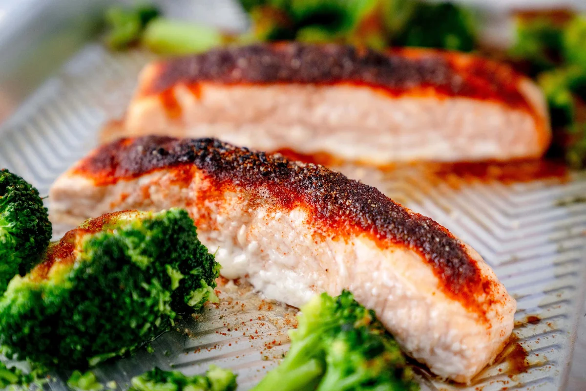 Saftiger Lachs aus dem Grill