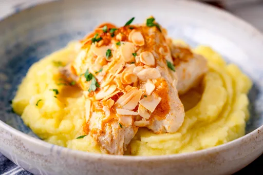 Knuspriger Schellfisch mit Parmesan-Mandel-Kruste