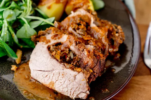 Schweinebraten mit Kürbis-Apfel-Füllung