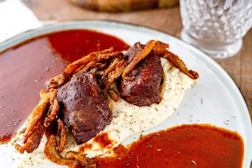 Schweinebäckchen auf Selleriepüree