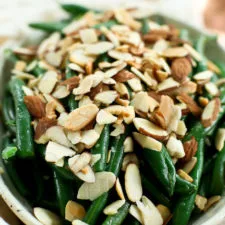 Garlic Butter Green Beans with Toasted Almonds