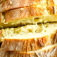 La mejor receta de pan de ajo relleno