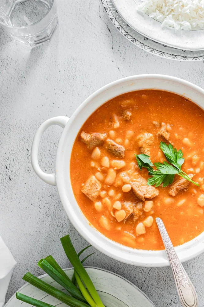 Fasolia Yabsa (Iraqi White Bean Stew)