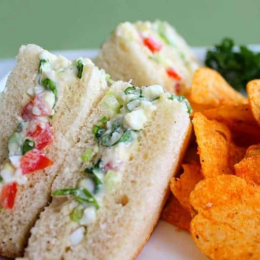 Sándwiches de ensalada de huevo al estilo irlandés