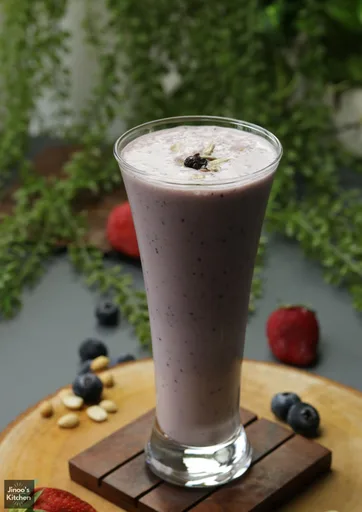 Berry Banana Nut Smoothie