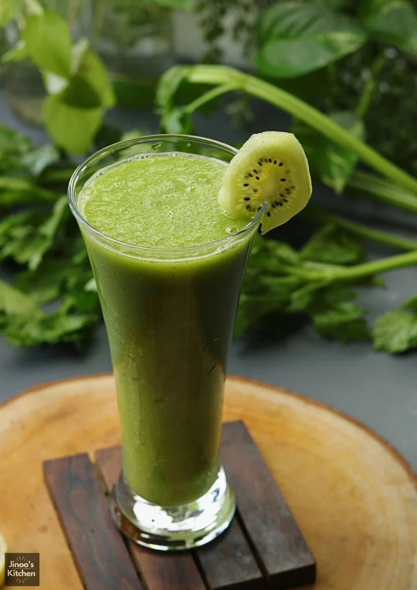 Green Glow Detox Smoothie