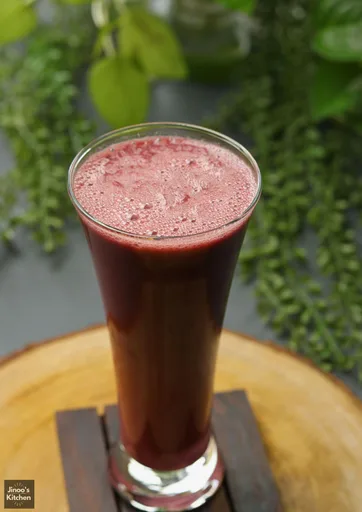 Batido de espinacas y frutos rojos