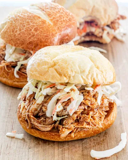 Pollo desmenuzado a la barbacoa en Instant Pot