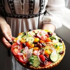 Tarta mediterránea de tomate fresco