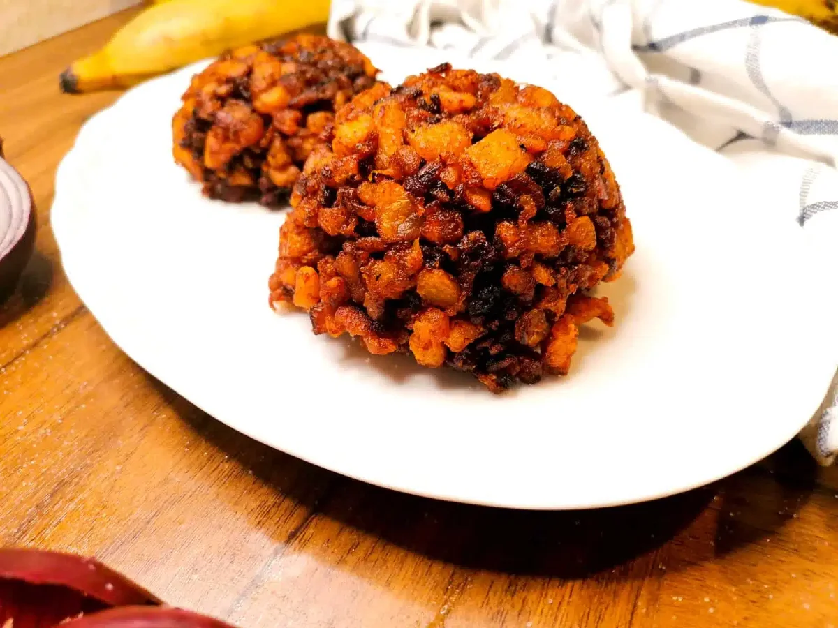 Ahayoe / grated fried plantains