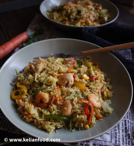Arroz frito con coco