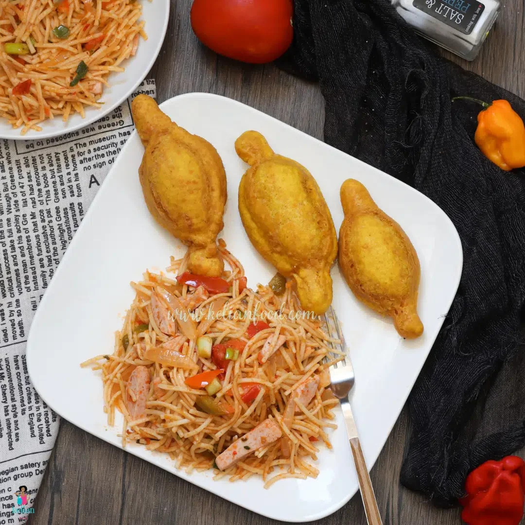 Yellow yellow fritters with vermicelli