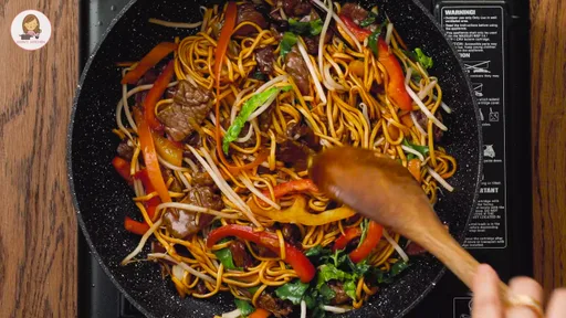 Ternera salteada con fideos