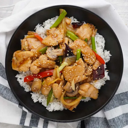 Salteño de Pollo con Champiñones