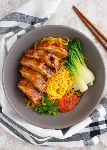Soy Sauce Chicken Noodles