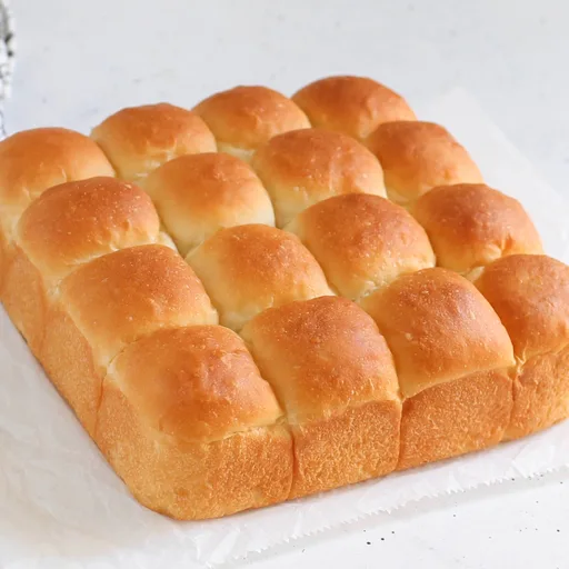No-Knead Overnight Bread rolls