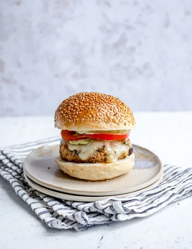 Italienischen Hähnchenburger mit Zucchini zubereiten