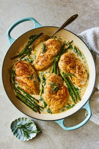 Poulet crémeux à la moutarde et aux asperges
