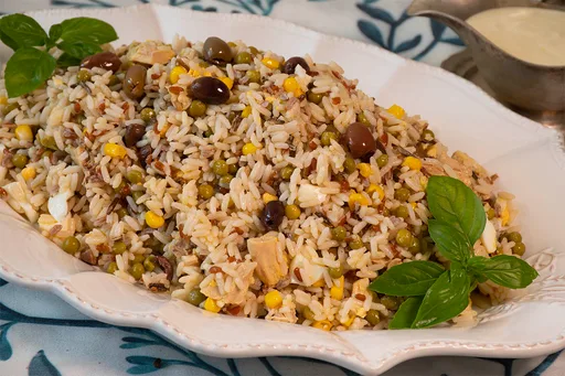 Ensalada de arroz salvaje y pollo asado. EL ÉXITO DEL VERANO