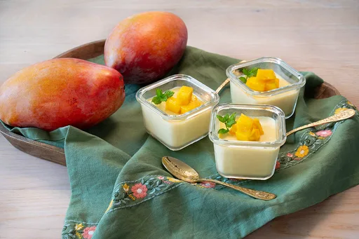 Panna Cotta de Mango: postre italiano fácil, cremoso y refrescante