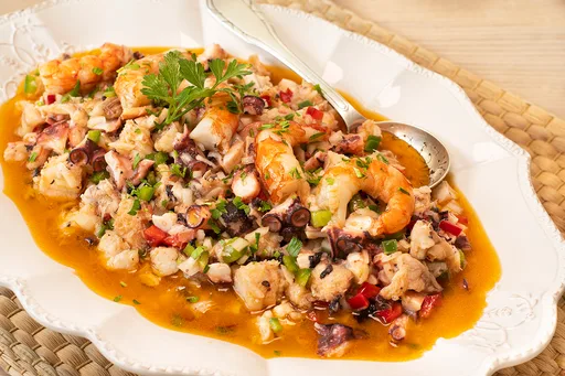 Salpicón de pulpo, rape y langostinos.Salpicón de pulpo, rape y langostinos. Receta fácil y festiva