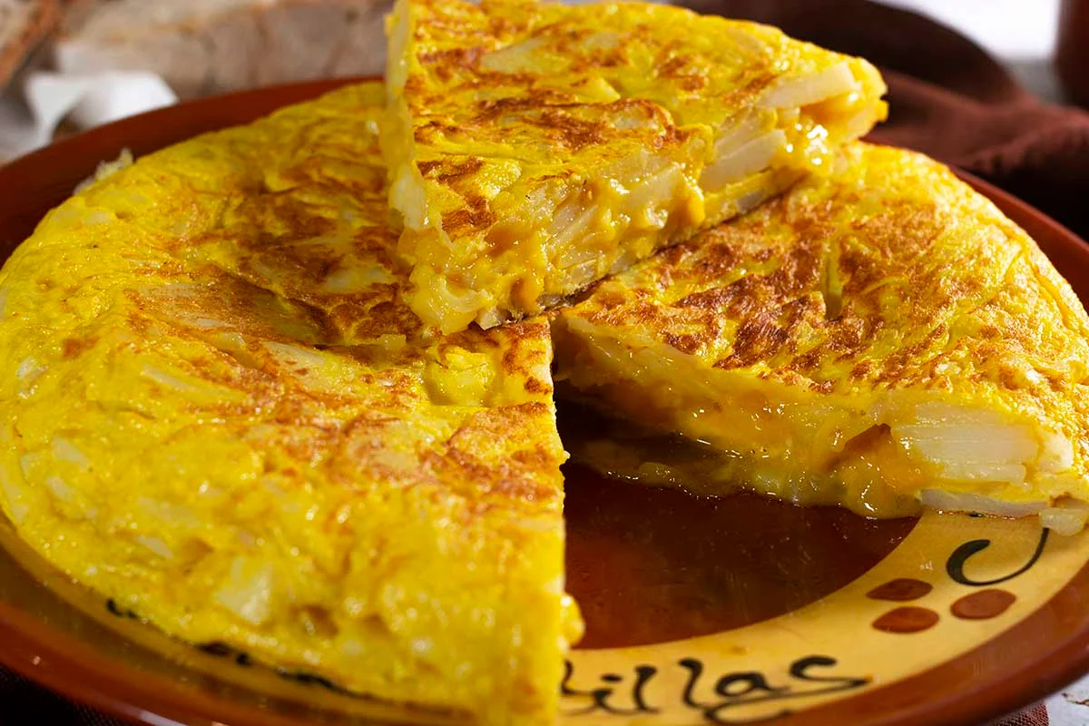 Tortilla de patatas o tortilla española. FÁCIL Y PERFECTA