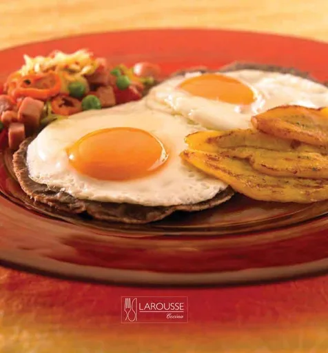 Huevos motuleños