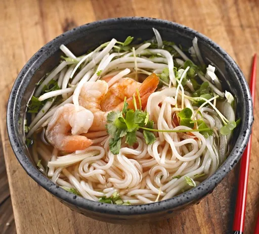 Pho con camarones