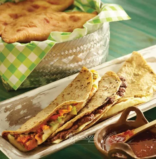 Quesadillas de comal y quesadillas fritas