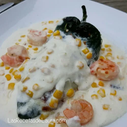 CHILES RELLENOS CON CAMARONES