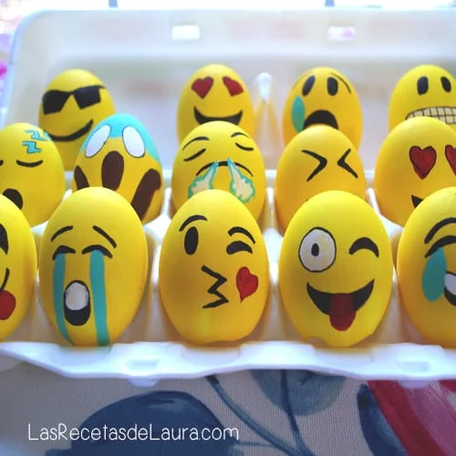 HUEVOS DE PASCUA DE EMOJIS