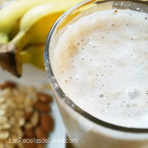 LICUADO DE PLÁTANO Y AVENA