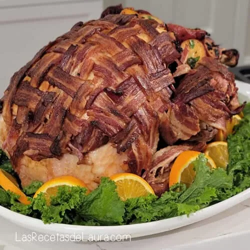 Pavo cubierto de tocino
