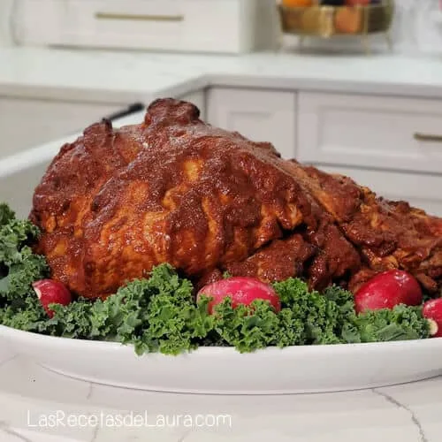 Pierna adobada al horno