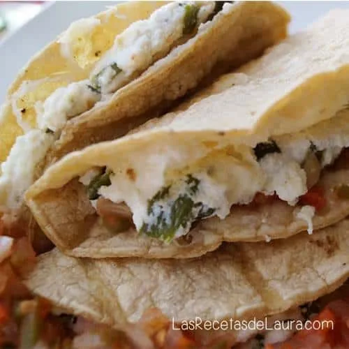TACOS DE QUESO FRESCO