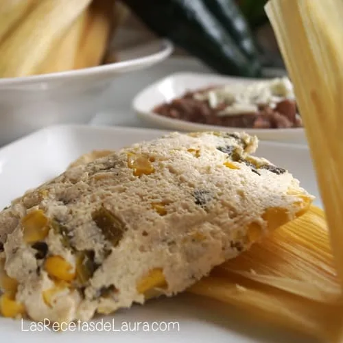 Tamales de requesón con rajas