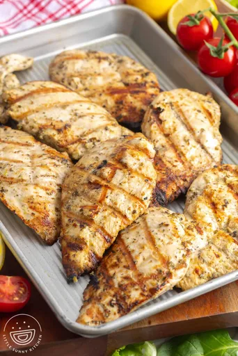 Pollo a la parrilla al estilo griego