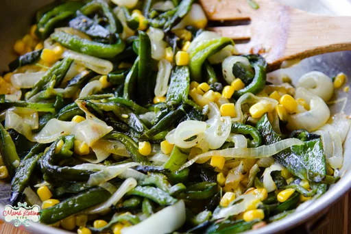 Rajas con Elote